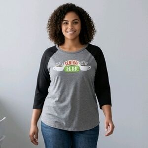 🆕FRIENDS CENTRAL PERK RAGLAN TEE
